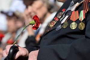 На заседании оргкомитета по подготовке к празднованию 80-летия Победы министр труда и социальной политики Магаданской области Сергей Кучеренко представил предложения по составу праздничного подарка для ветеранов.